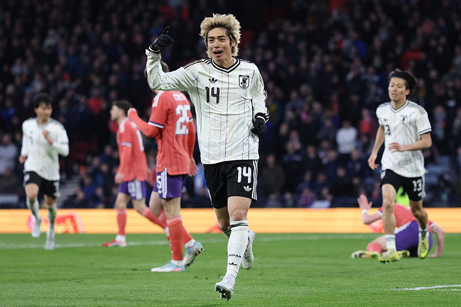 伊東純也が途中出場から決勝ゴール【写真：ロイター】