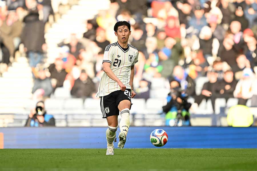 伊藤洋輝が1年ぶり代表復帰で異次元プレー【写真：徳原隆元】