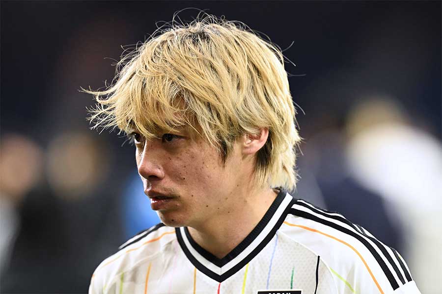 スコットランド戦で白い新ユニフォームがお披露目【写真：徳原隆元】