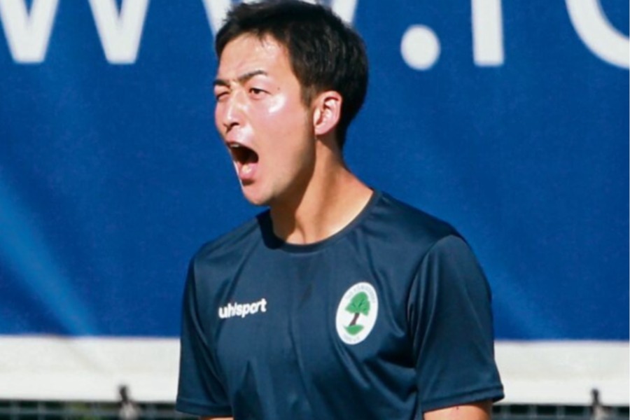 ドイツ5部のケーニヒスドルフで指揮を執る大野嵩仁氏【写真：中野吉之伴】