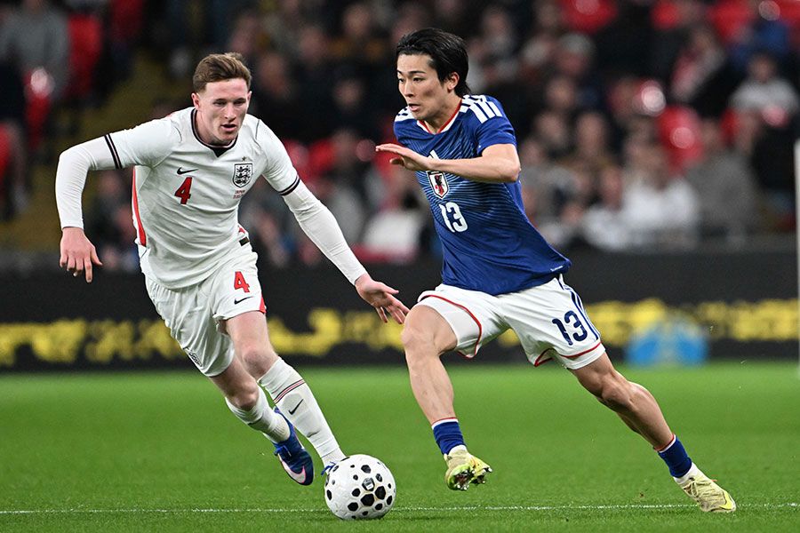 三笘薫のゴールをアシストした中村敬斗【写真：徳原隆元】