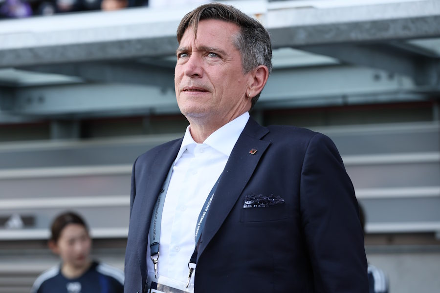 ニールセン監督が電撃退任【写真：柳瀬心祐】