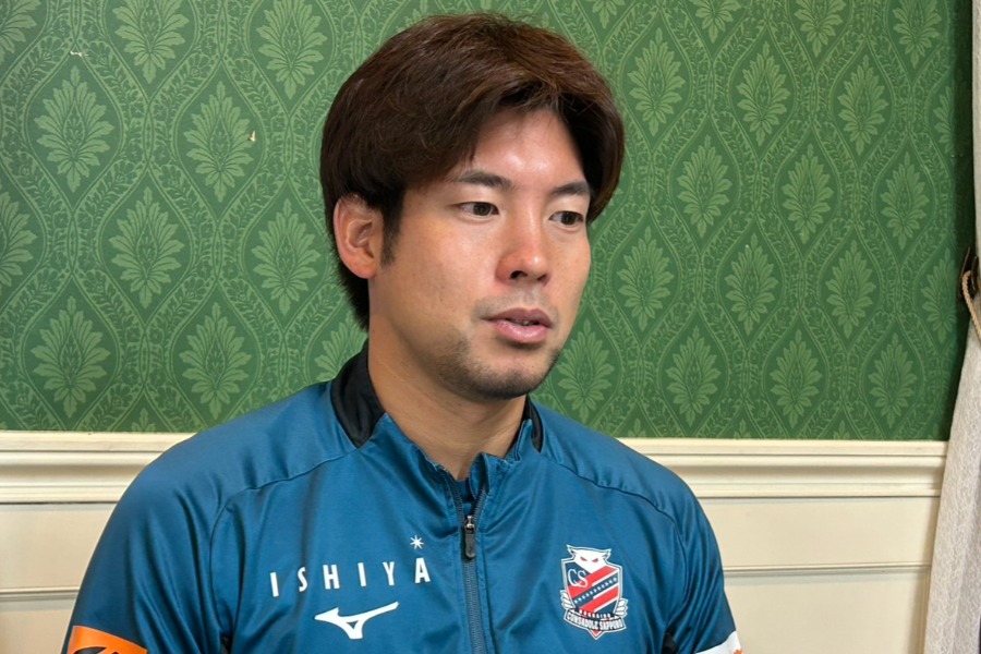 インタビューに応じた深井一希【写真:工藤慶大】