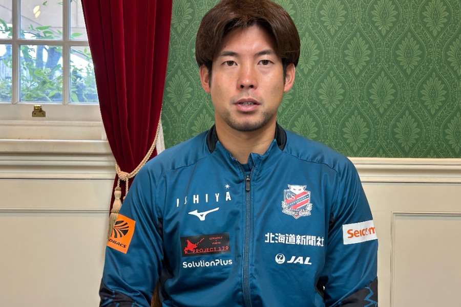 インタビューに応じた深井一希【写真：工藤慶大】