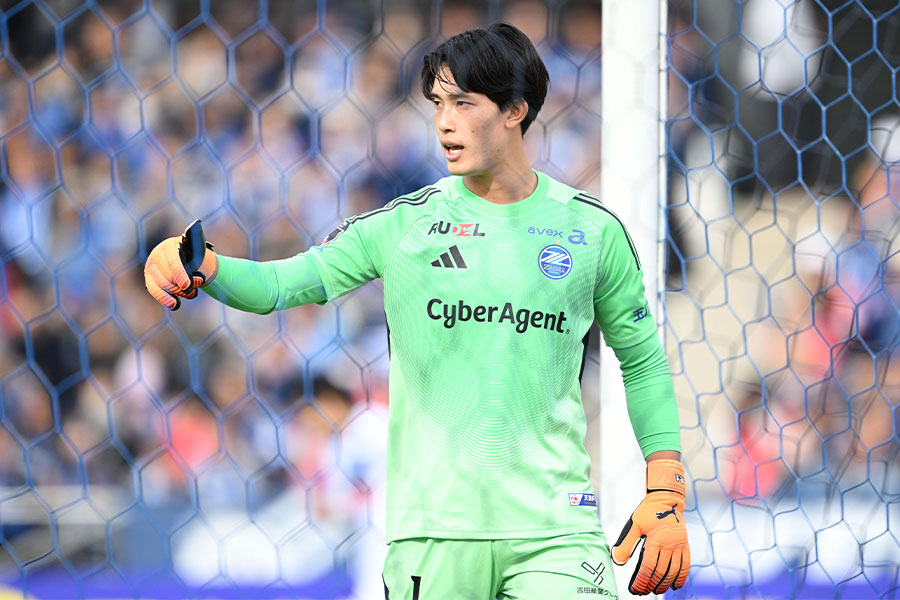 2つのPKストップで勝ち点2を呼び込んだ谷晃生【写真：徳原隆元】