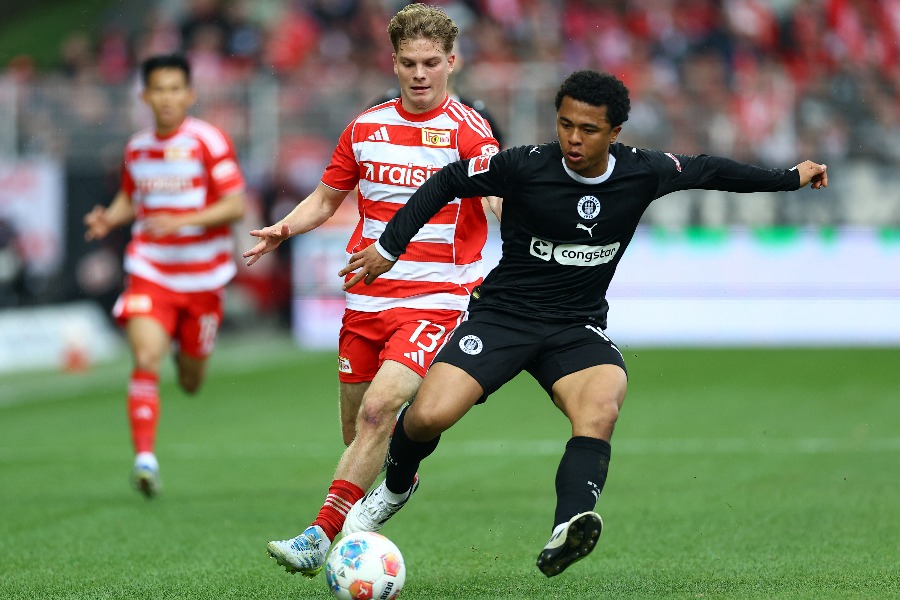 ザンクトパウリの藤田譲瑠チマ【写真:ロイター】