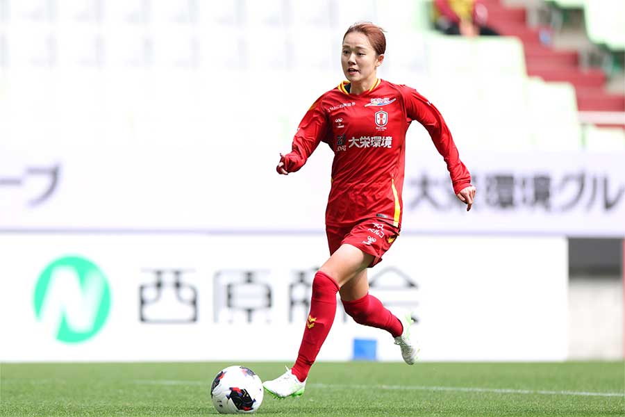INAC神戸の吉田莉胡【写真：西村尚己/アフロスポーツ】