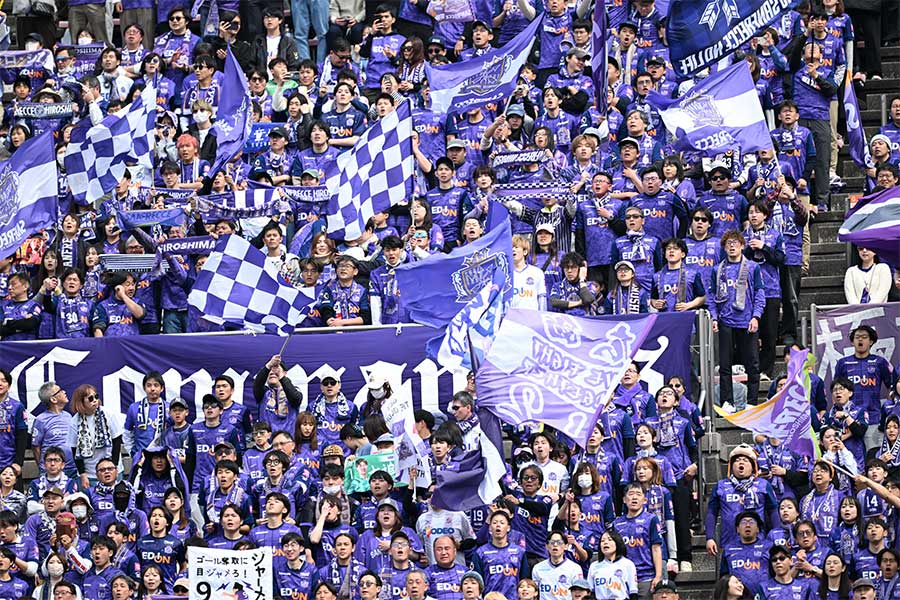 広島のレトロユニフォームに注目【写真：徳原隆元】