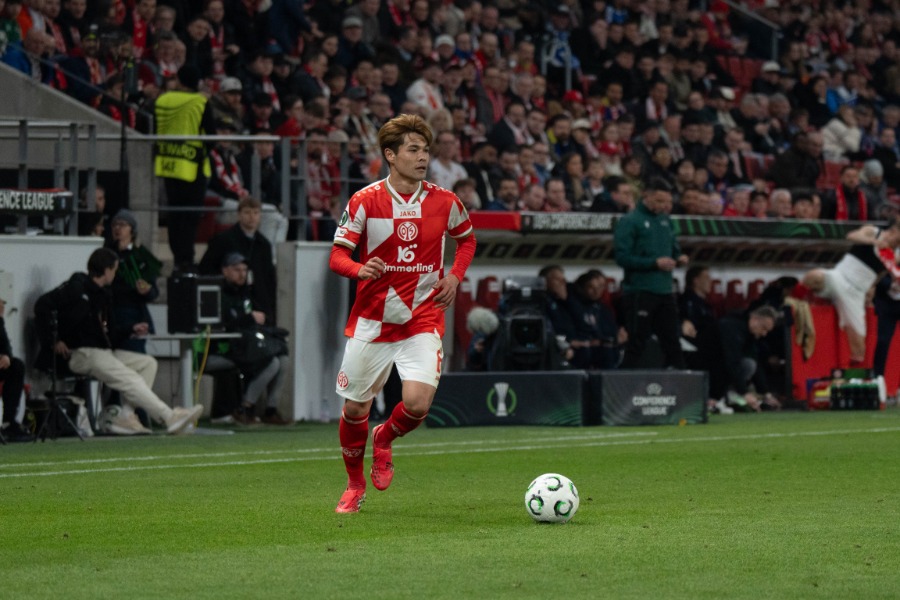 マインツの佐野海舟【写真：菅原敬太】