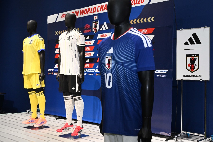 アディダスがサッカー日本代表のクリエイティブパートナーにAdoさんを起用【写真：徳原隆元】