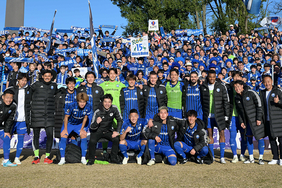 町田の選手とサポーターとの一体感に注目【写真：(C) FCMZ】