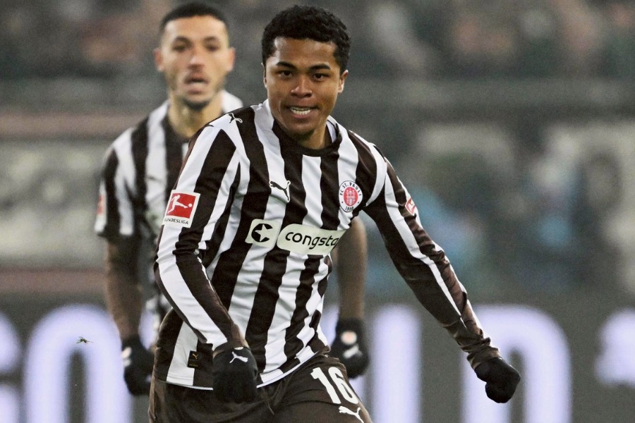 ザンクト・パウリの藤田譲瑠チマ【写真：徳原隆元】