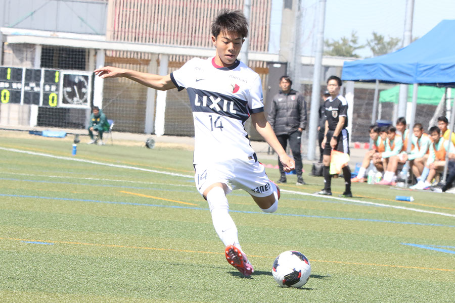 鹿島ユースで活躍する岩土そら【写真：安藤隆人】