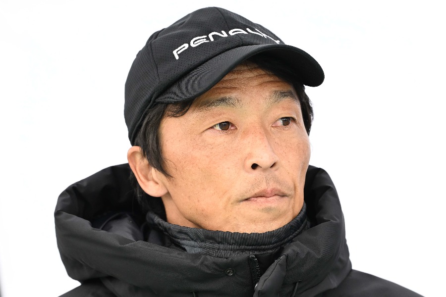 U-19日本代表を率いる山口智監督【写真：徳原隆元】