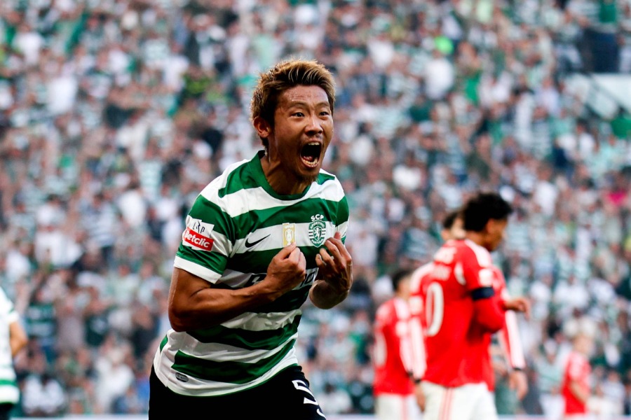 ベンフィカ戦でゴールを決めたスポルティングの守田【写真：アフロ】