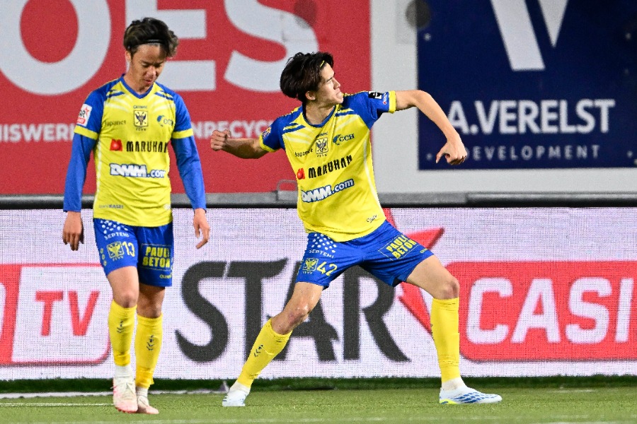 シント＝トロイデンの後藤啓介（右）【写真：PsnewZ/アフロ】