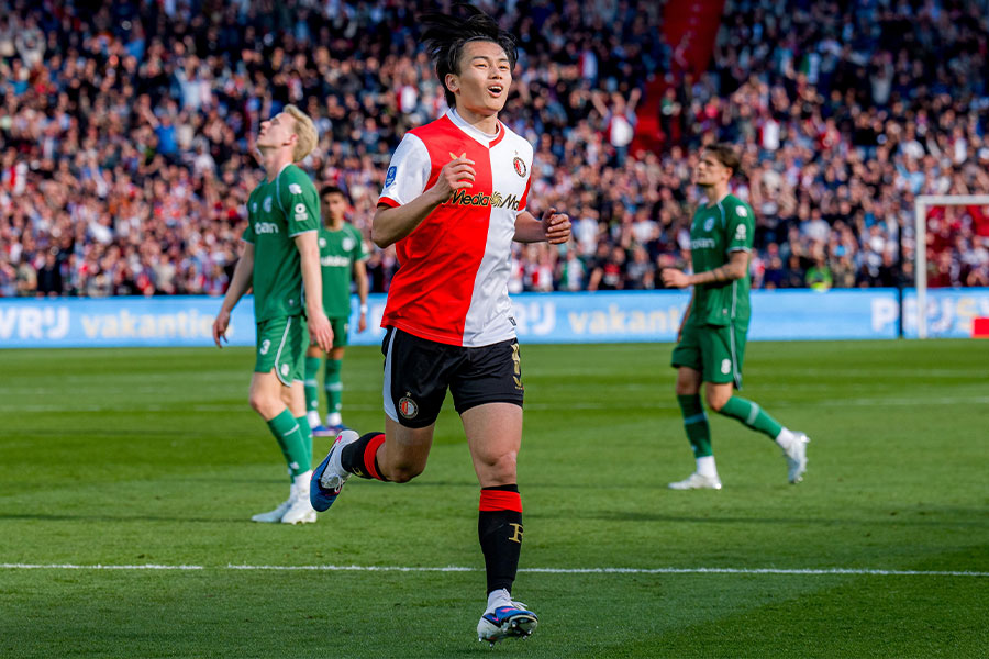 上田綺世がフローニンゲン戦で2ゴール【写真：Pro Shots/アフロ】