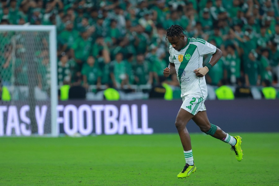 退場処分となったアル・アハリのザカリア・ハウサウィ【写真：(C) AFC】