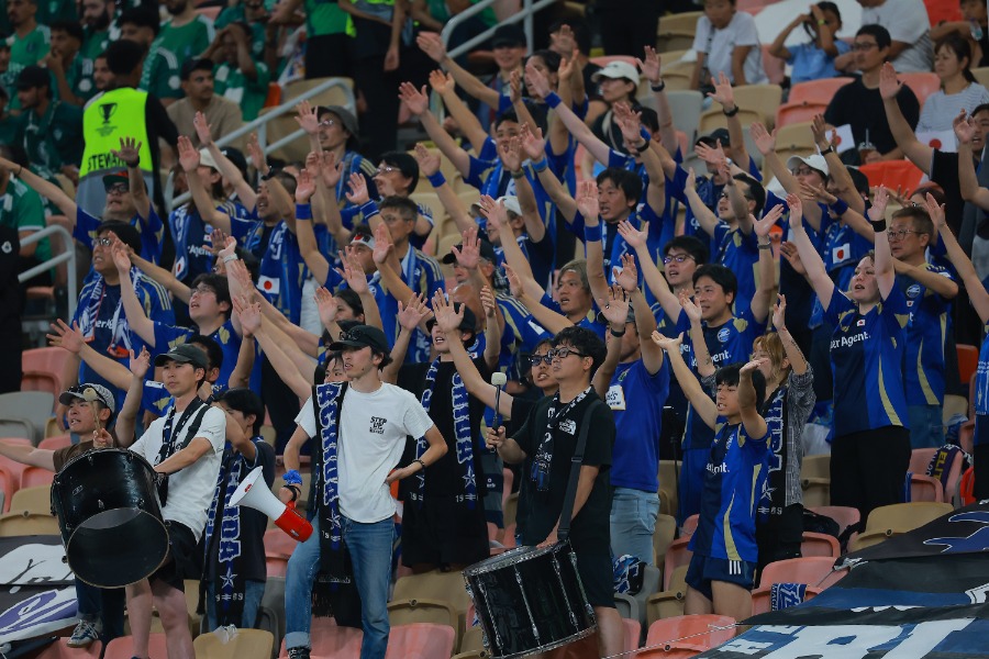 ACLE決勝にかけつけた町田サポーター【写真：(C) AFC】