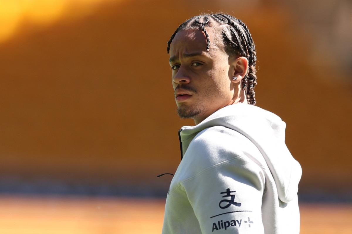 トッテナムのシャビ・シモンズが負傷【写真：ロイター】