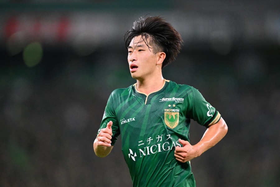 東京ヴェルディの熊取谷一星【写真：松尾/アフロスポーツ】