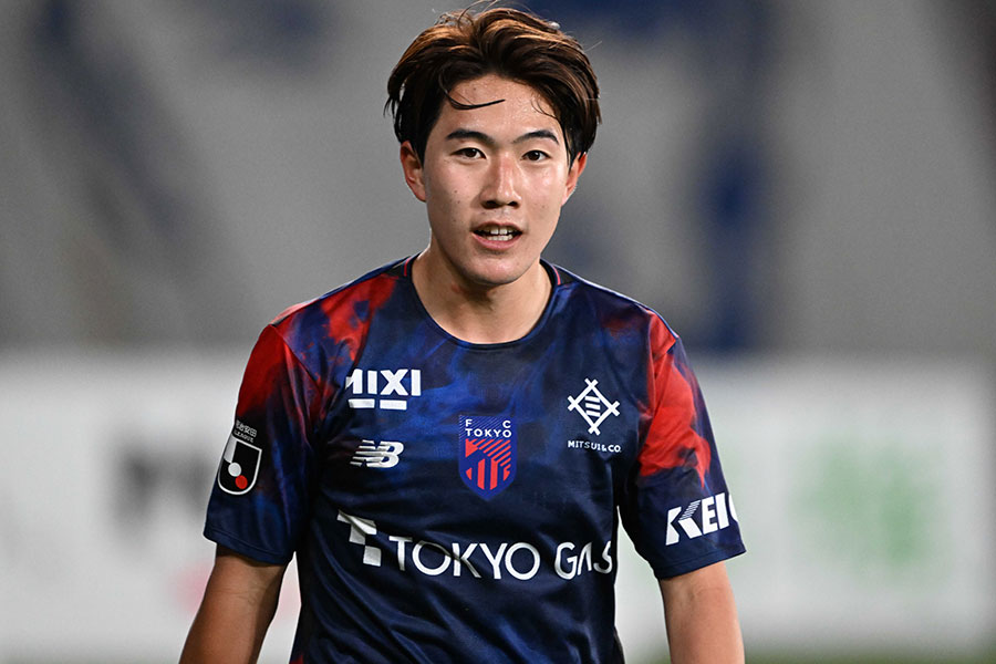 川崎戦にフル出場した佐藤龍之介【写真：徳原隆元】