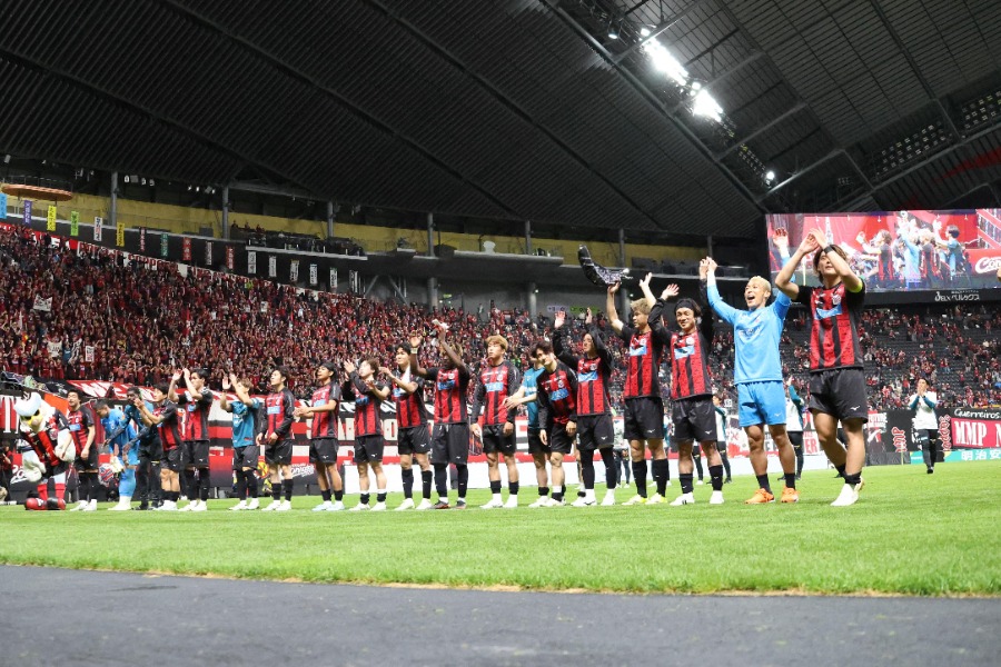 6連勝を達成した札幌【写真：産経新聞社】