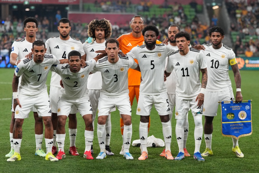 キュラソー代表のW杯ユニフォームに注目【写真:AP/アフロ】