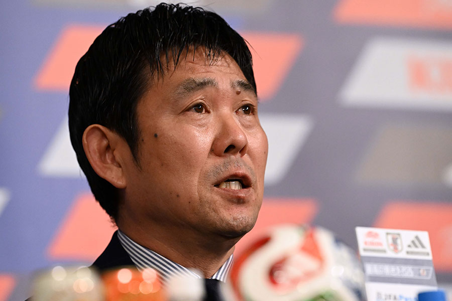 会見中に涙を浮かべた森保一監督【写真：徳原隆元】