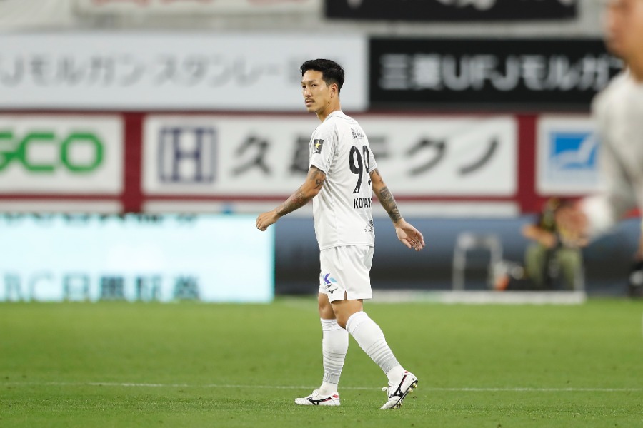 タンピネス・ローバースの小林祐希（写真は札幌所属時）【写真：ムツ・カワモリ/アフロ】