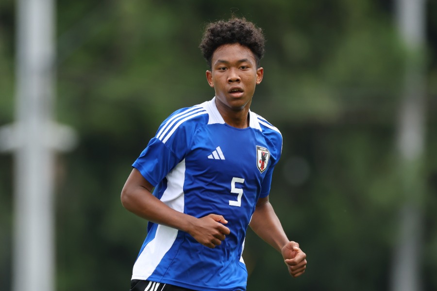 U-17日本代表のエゼモクェ・チメヅェ海【写真:YUTAKA/アフロスポーツ】