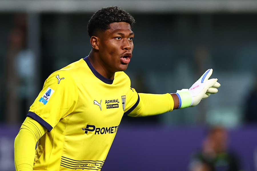 パルマで活躍する鈴木彩艶【写真：Getty Images】