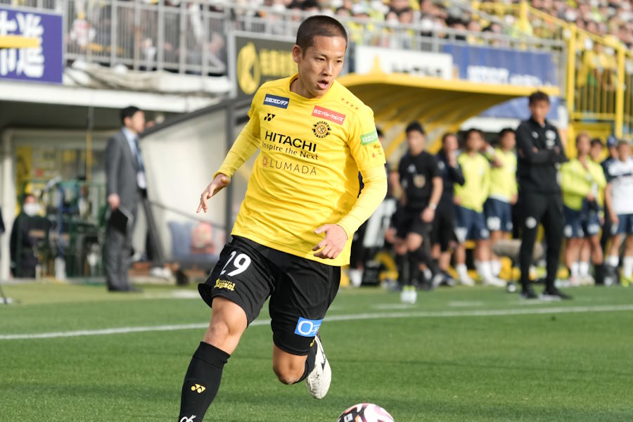 柏でプレーする島村拓弥【写真：Getty Images】