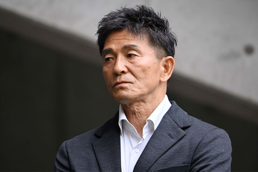 うつむいた城福浩監督【写真:徳原隆元】