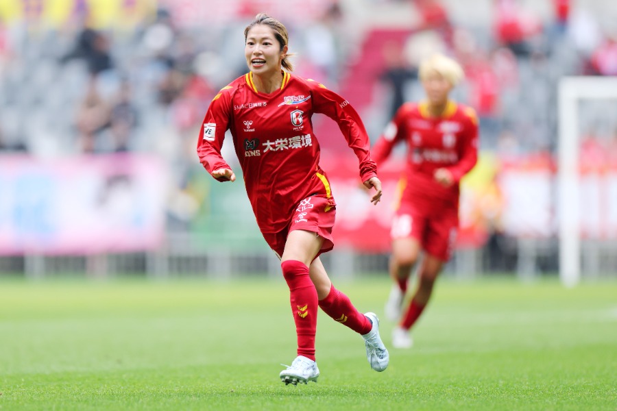 INAC神戸の成宮唯【写真:西村尚己/アフロスポーツ】