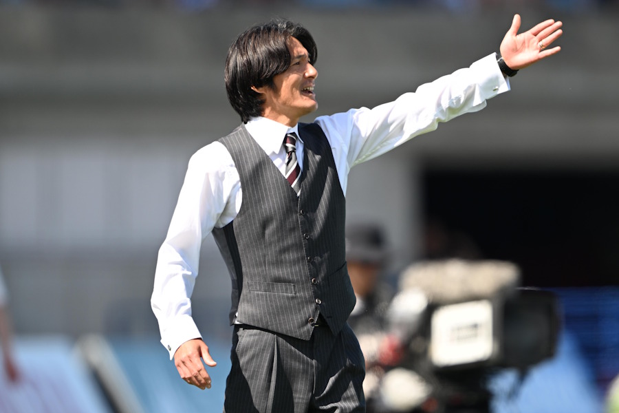 浦和を率いる田中達也暫定監督【写真:徳原隆元】