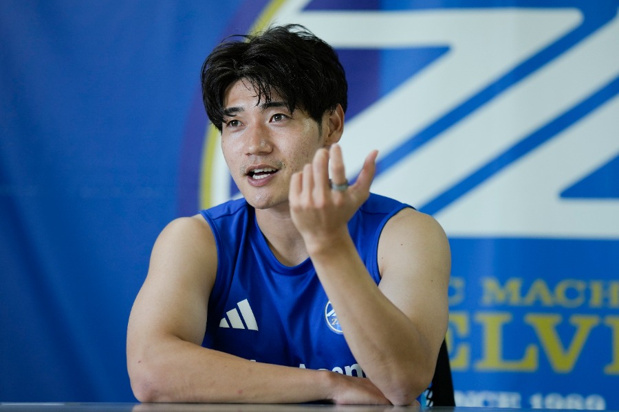 インタビューに応じた町田の岡村大八【写真:増田美咲】