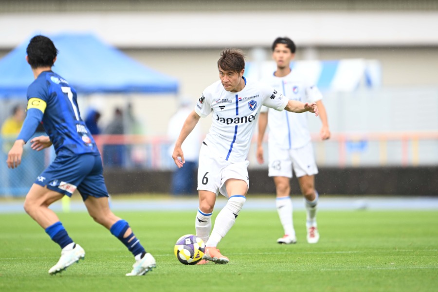 長崎所属時の安部大晴【写真:徳原隆元】