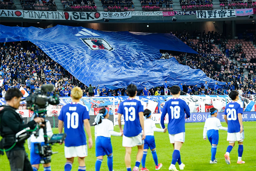 アイスランド戦で配布される限定グッズに注目【写真:増田美咲】