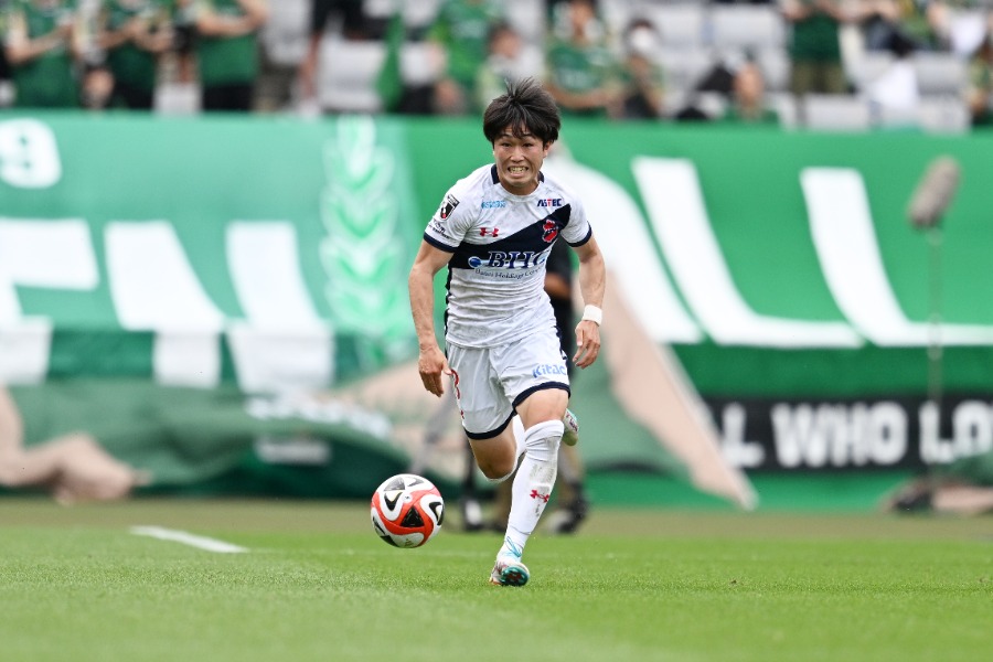 鹿児島の嵯峨理久（写真はいわきFC所属時）【写真：松尾/アフロスポーツ】