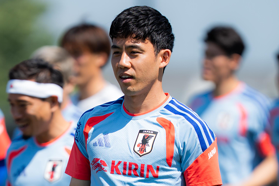 部分合流した日本代表・遠藤航【写真:FOOTBALL ZONE編集部】