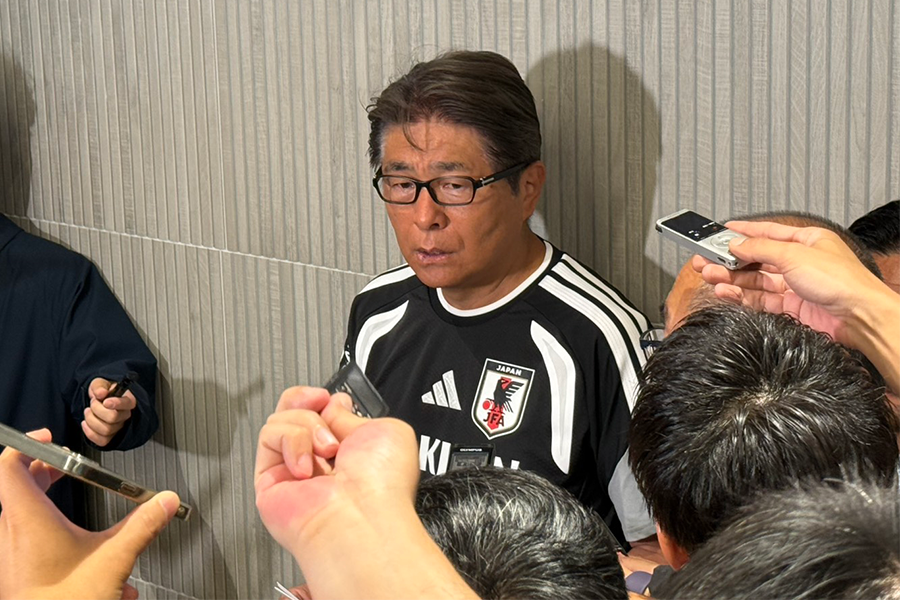 遠藤航の離脱を発表した山本昌邦技術委員長【写真:FOOTBALL ZONE編集部】