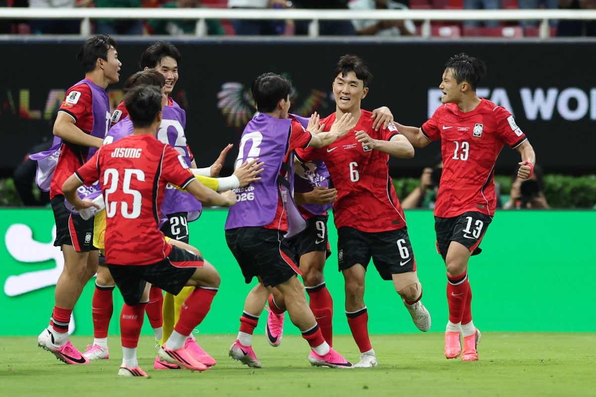 韓国が同点ゴール【写真:ロイター】
