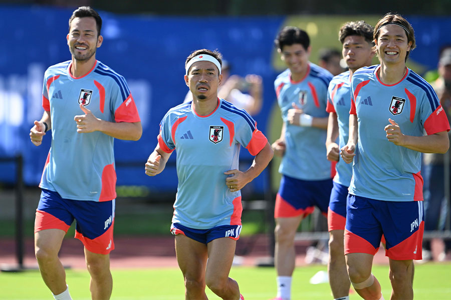 長友佑都が選手ミーティングについて話した【写真：徳原隆元】