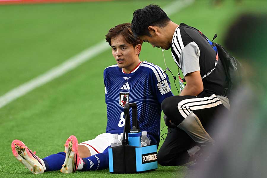 久保建英が負傷【写真:徳原隆元】