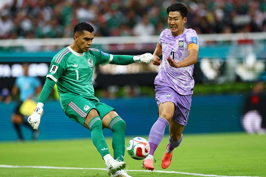 韓国代表とメキシコ代表が対戦【写真：ロイター】