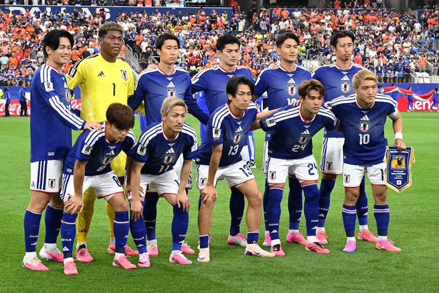 日本代表のプレマッチシャツに注目【写真:徳原隆元】