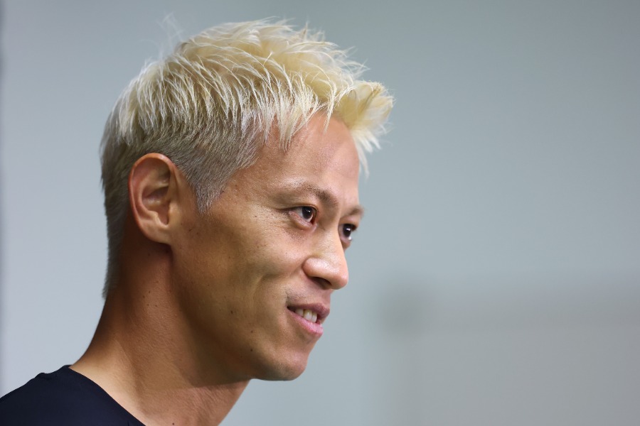 日本テレビ系の生中継で解説を務めた元日本代表MF本田圭佑【写真：YUTAKA/アフロスポーツ】