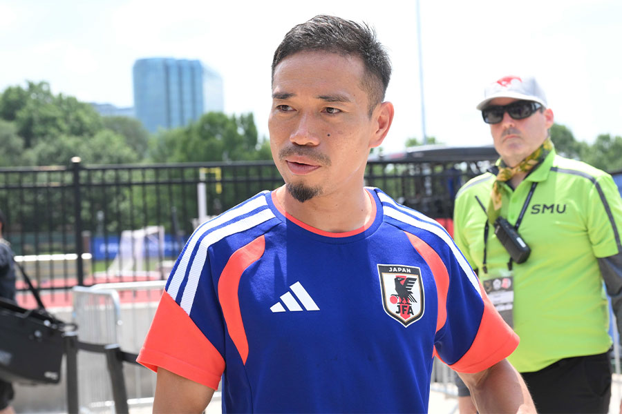 長友佑都がチームの現状について話した【写真:徳原隆元】