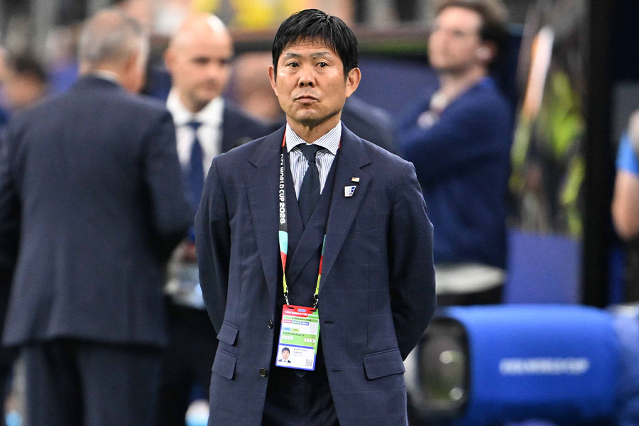 森保監督が長友佑都を起用した意図を説明した【写真：徳原隆元】